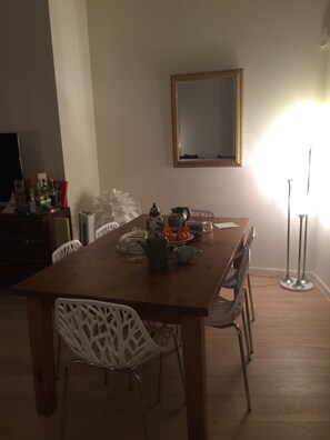 Dining - Fully furnished, high-end design apartment in the heart of Brussels (Brussel)
