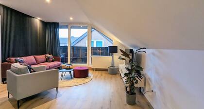 Apartamento nuevo y moderno con balcón orientado al sur.