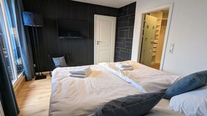 2 間睡房、熨斗/熨衫板、可攜式嬰兒床、免費 Wi-Fi