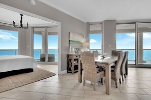 3 sovrum, skrivbord, strykjärn/strykbräda och gratis wi-fi