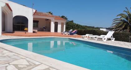 BEAUTIFUL APARTMENT FOR 6 - SPACIOUS AND LUMINOUS FACING THE LAGOON - CLOSE NAZARE