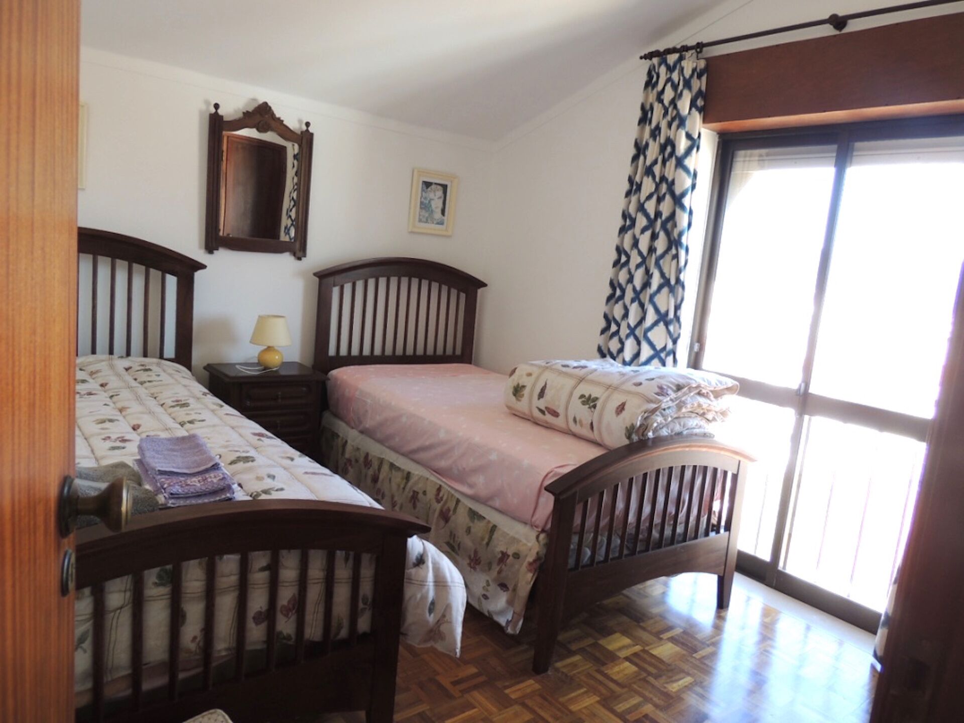 BEAUTIFUL APARTMENT FOR 6 - SPACIOUS AND LUMINOUS FACING THE LAGOON - CLOSE NAZARE