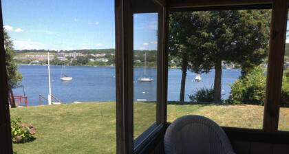 Our Cottage on the water-Labor Day Special-Relax Swim Read a book Go fishing