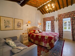 5 bedrooms, travel cot, free WiFi, bed sheets - 5 Bedroom Farmhouse On Grounds Of C18th Villa, Private Garden & Stunning Views (Lucca)