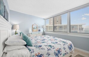 2 bedrooms, iron/ironing board, internet, bed sheets - Wonderful 2 BR 2 BA Condo in an Oceanfront Building with Pool! (Ocean City)