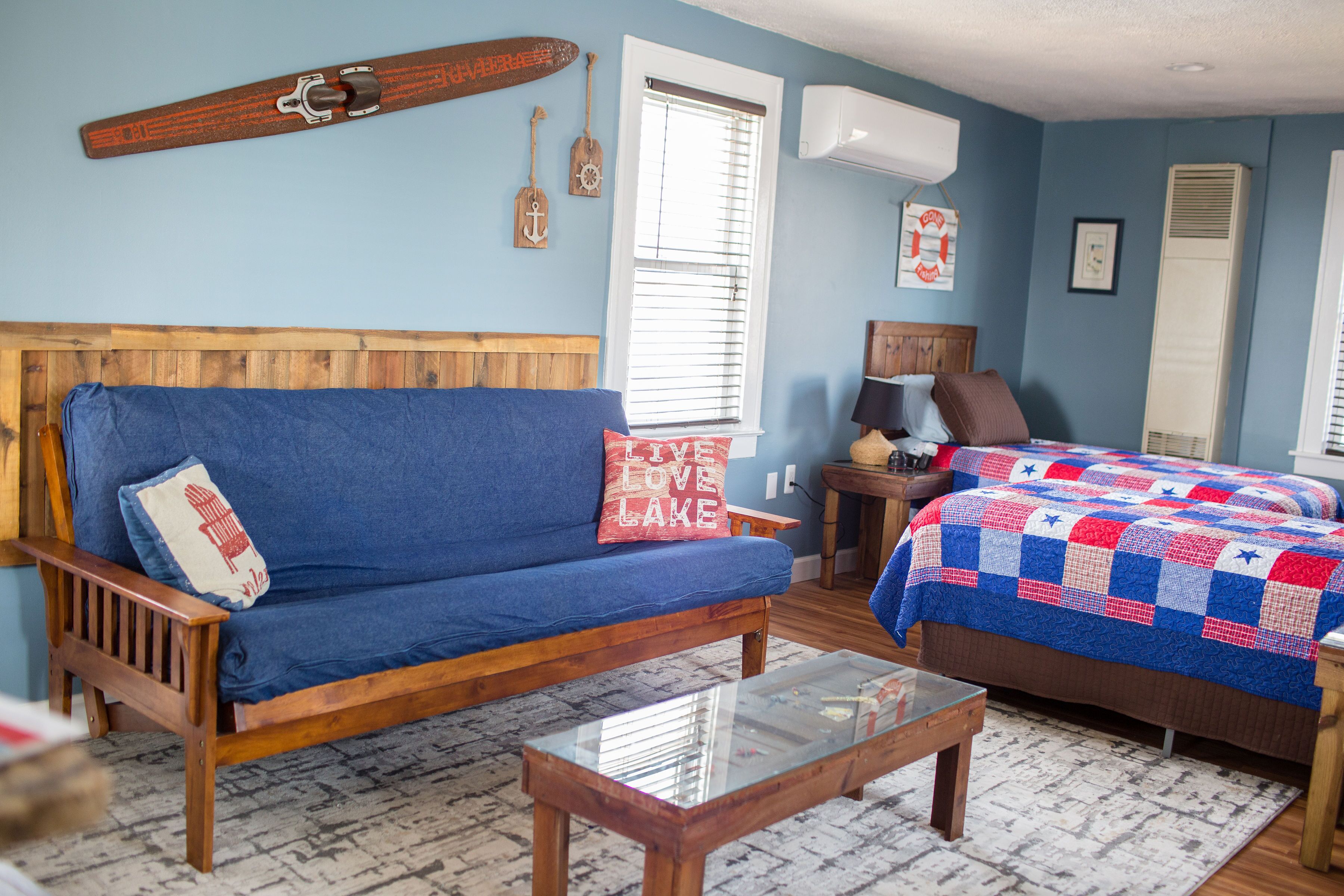 Our Crow's Nest  is clean & comfy & comes with boat slip & trailer parking!