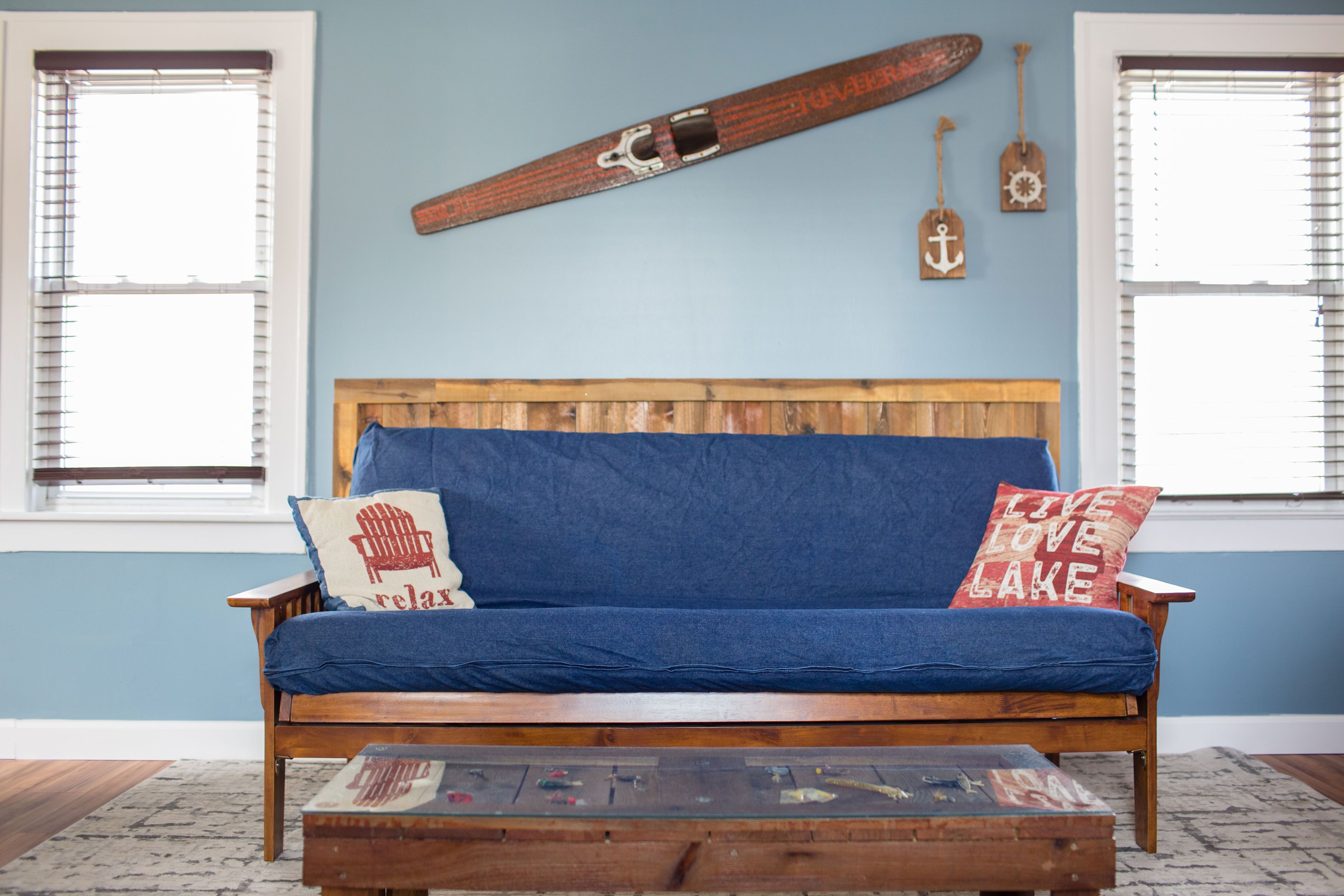 Our Crow's Nest  is clean & comfy & comes with boat slip & trailer parking!