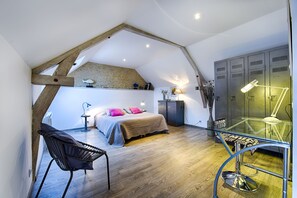 2 chambres, bureau, fer et planche à repasser, Wi-Fi gratuit