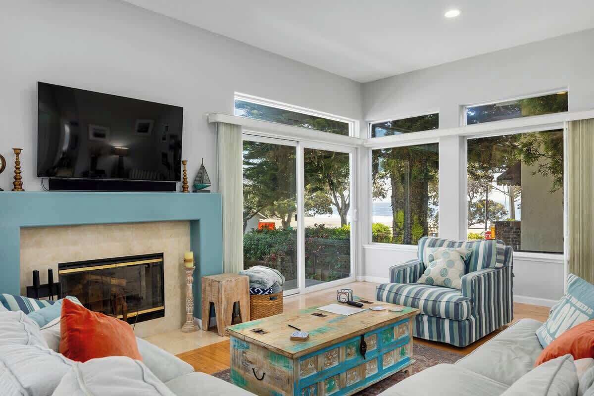 TV, fireplace, offices