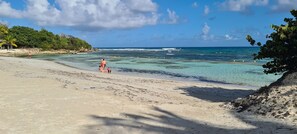 Beach nearby, beach towels - Amarante, villa 8/12p sea view, secure swimming pool, beach within walking distance (Sainte-Anne)