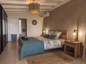 5 bedrooms, in-room safe, desk, iron/ironing board