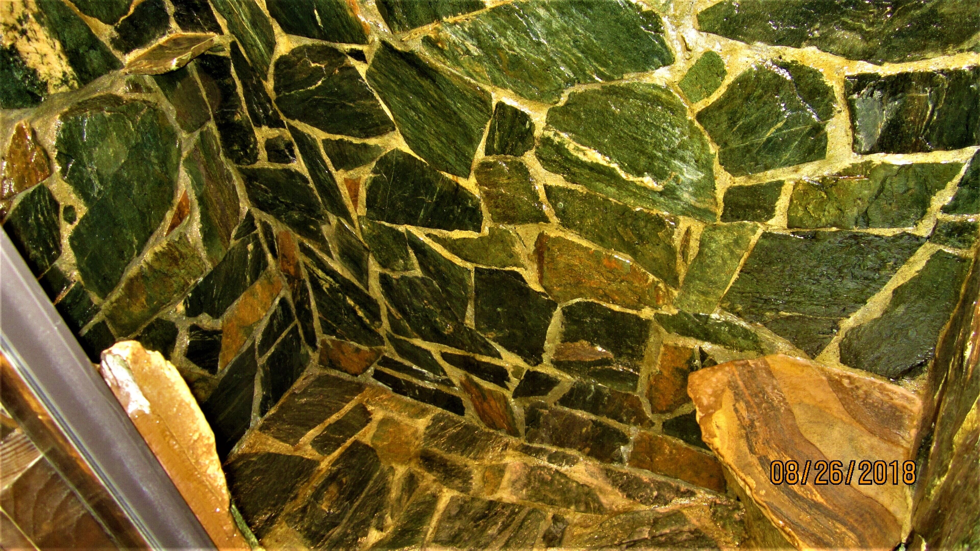 Beautiful log cabin, only minutes from the Equestrian Center