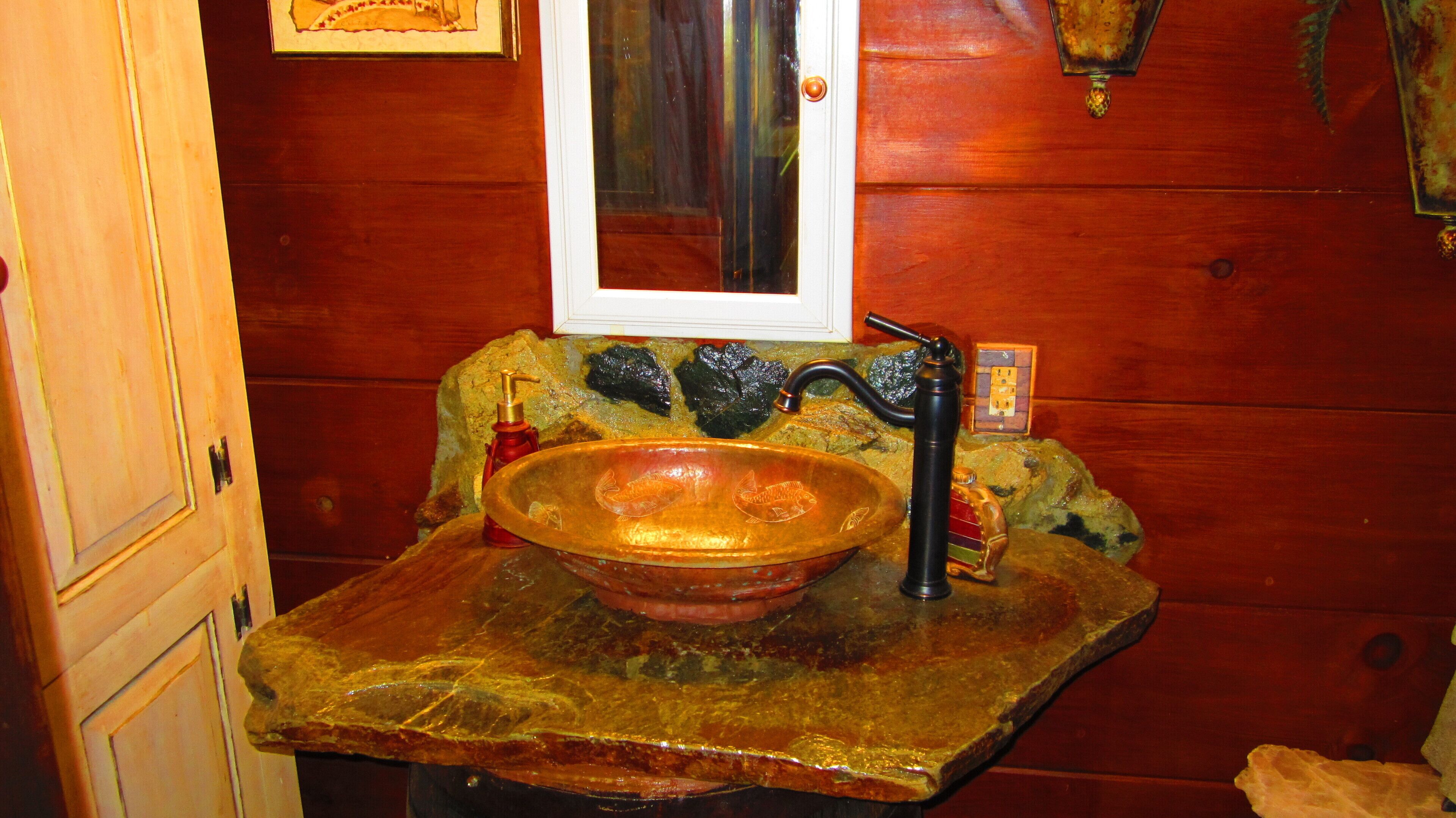 Beautiful log cabin, only minutes from the Equestrian Center