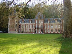 Exterior - The charm, refinement and luxury of a Chateau with the comfort of the 21st century (Bazincourt-Sur-Epte)