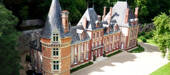 The charm, refinement and luxury of a Chateau with the comfort of the 21st century