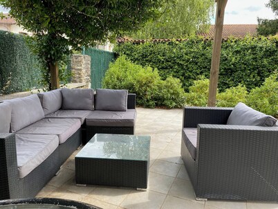 PRECIOSA CASA CON JARDIN A 15 KM DE PAMPLONA