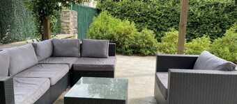 PRECIOSA CASA CON JARDIN A 15 KM DE PAMPLONA