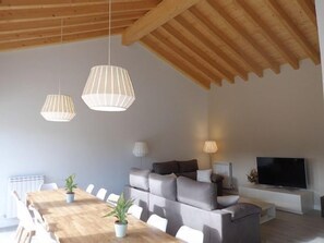 Télévision, cheminée