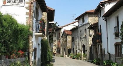 MAISON AVEC JARDIN Ă 15 KM DE PAMPLONE