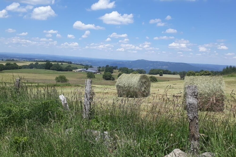 Cottage on the farm in Auvergne, between Sancy and Puy Mary