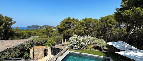 Piscine extérieure, piscine chauffée