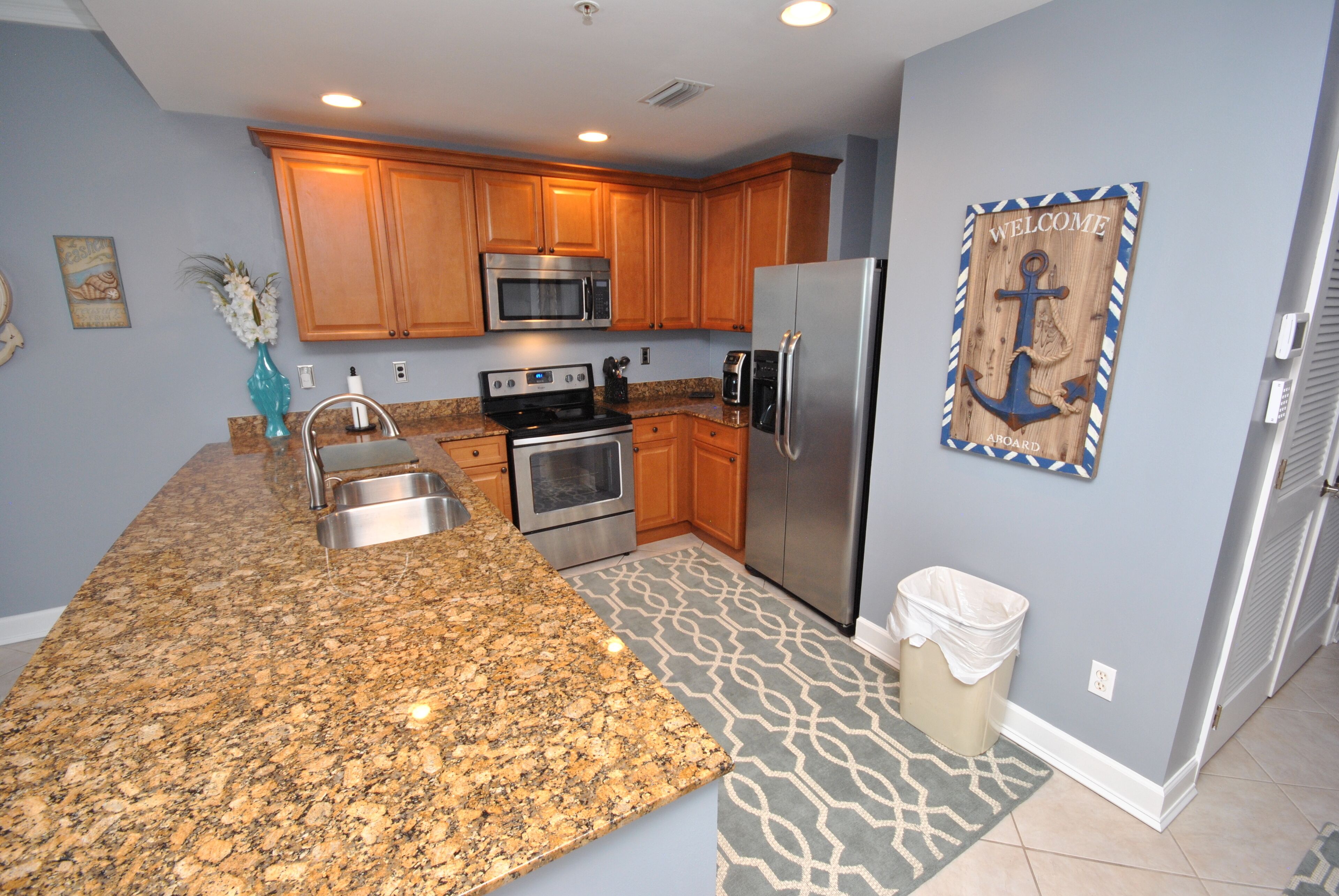 Stay at the Best! 2 BR 2 BA Bay Front Condo