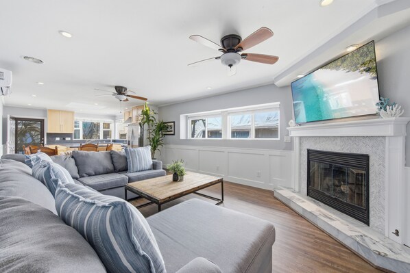 TV, fireplace, stereo