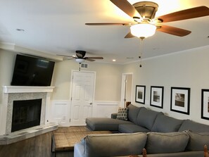 TV, fireplace, stereo