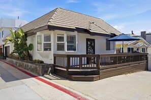 Exterior - Amazing Beach House with great ocean view! (San Diego)