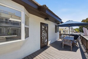Outdoor dining - Amazing Beach House with great ocean view! (San Diego)