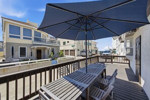 Outdoor dining - Amazing Beach House with great ocean view! (San Diego)