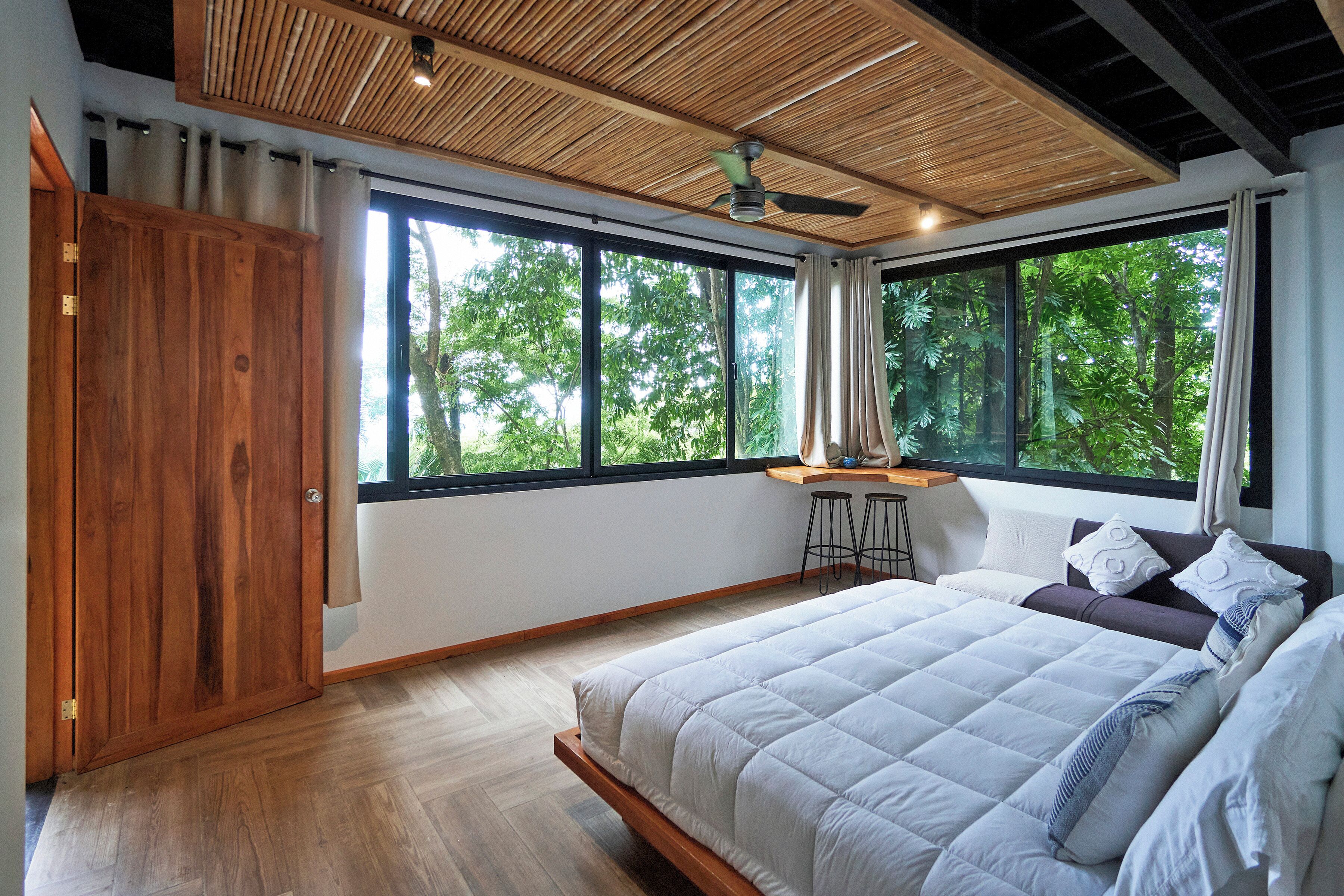 4 bedrooms, in-room safe, iron/ironing board, WiFi