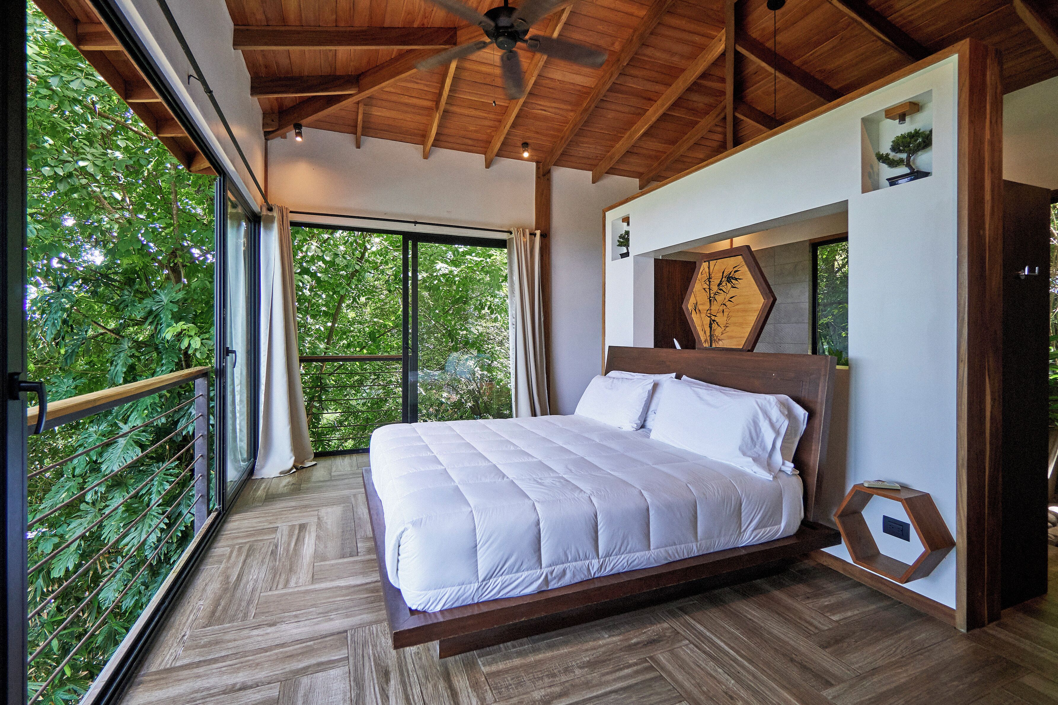 4 bedrooms, in-room safe, iron/ironing board, WiFi