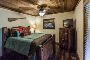 1 slaapkamer, een strijkplank/strijkijzer, wifi (toeslag), beddengoed