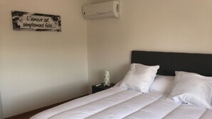 5 soverom, strykejern/-brett, reiseseng for barn og wi-fi (inkludert)