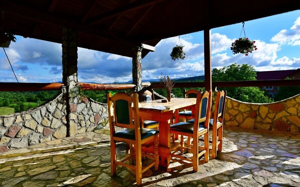 Outdoor dining