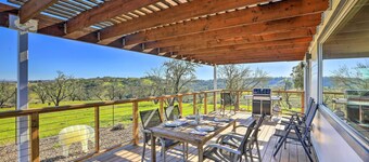 Vines & Views. Modern designer cottage with 360-degree views of vines & wildlife