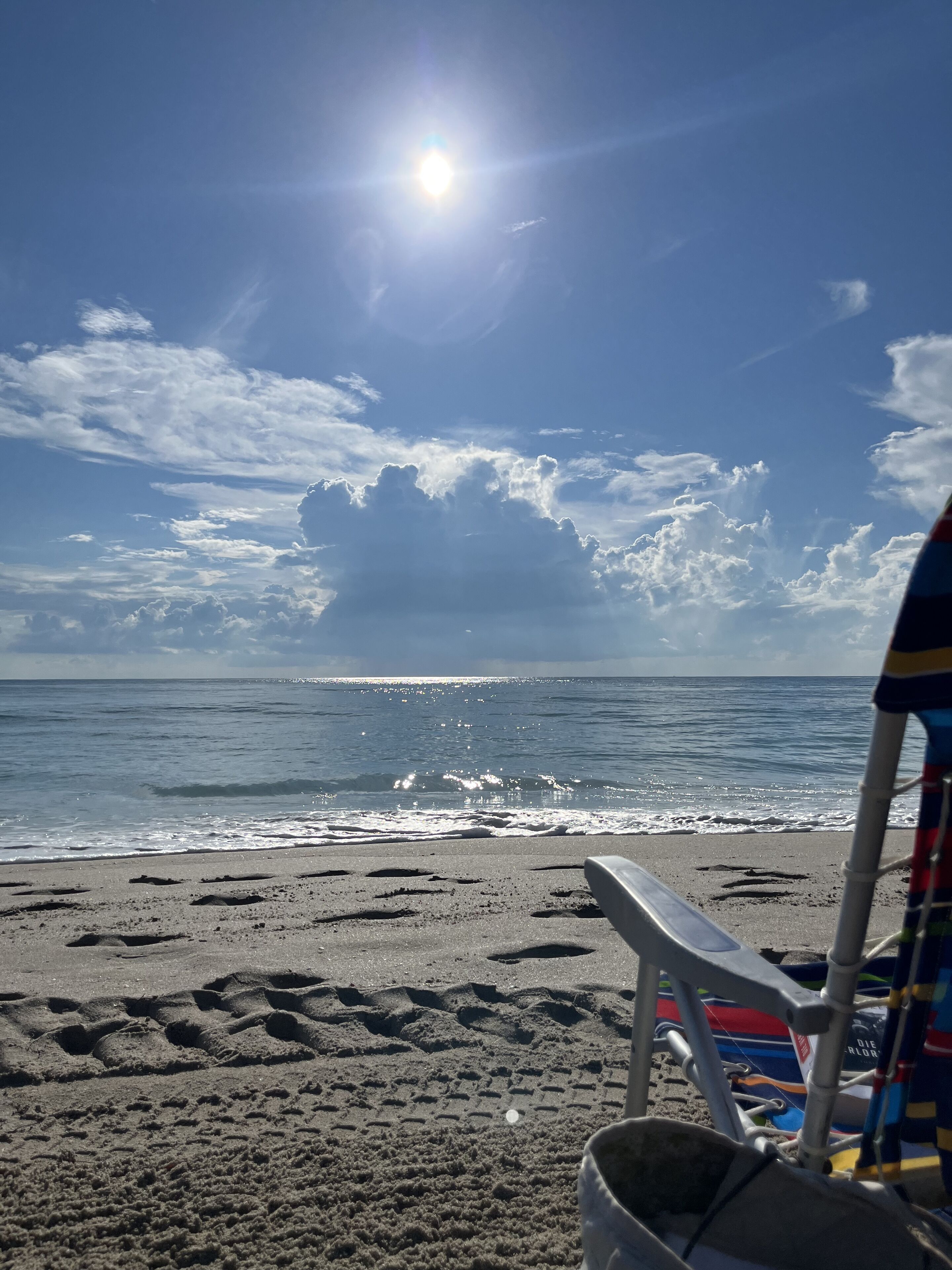 Beach nearby, sun loungers, beach towels
