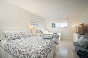 3 bedrooms, desk, iron/ironing board, free WiFi