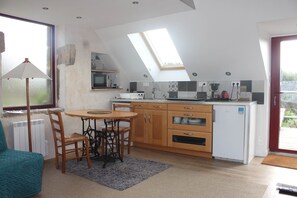 Fridge, oven, dishwasher, toaster