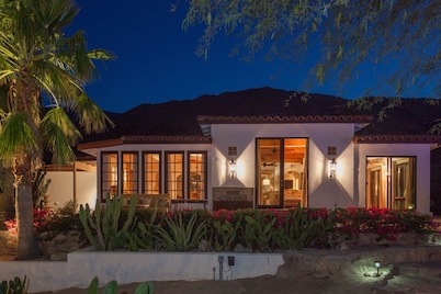 STUNNING LUXURY ESTATE IN THE EXCLUSIVE MESA AREA OF PALM SPRINGS