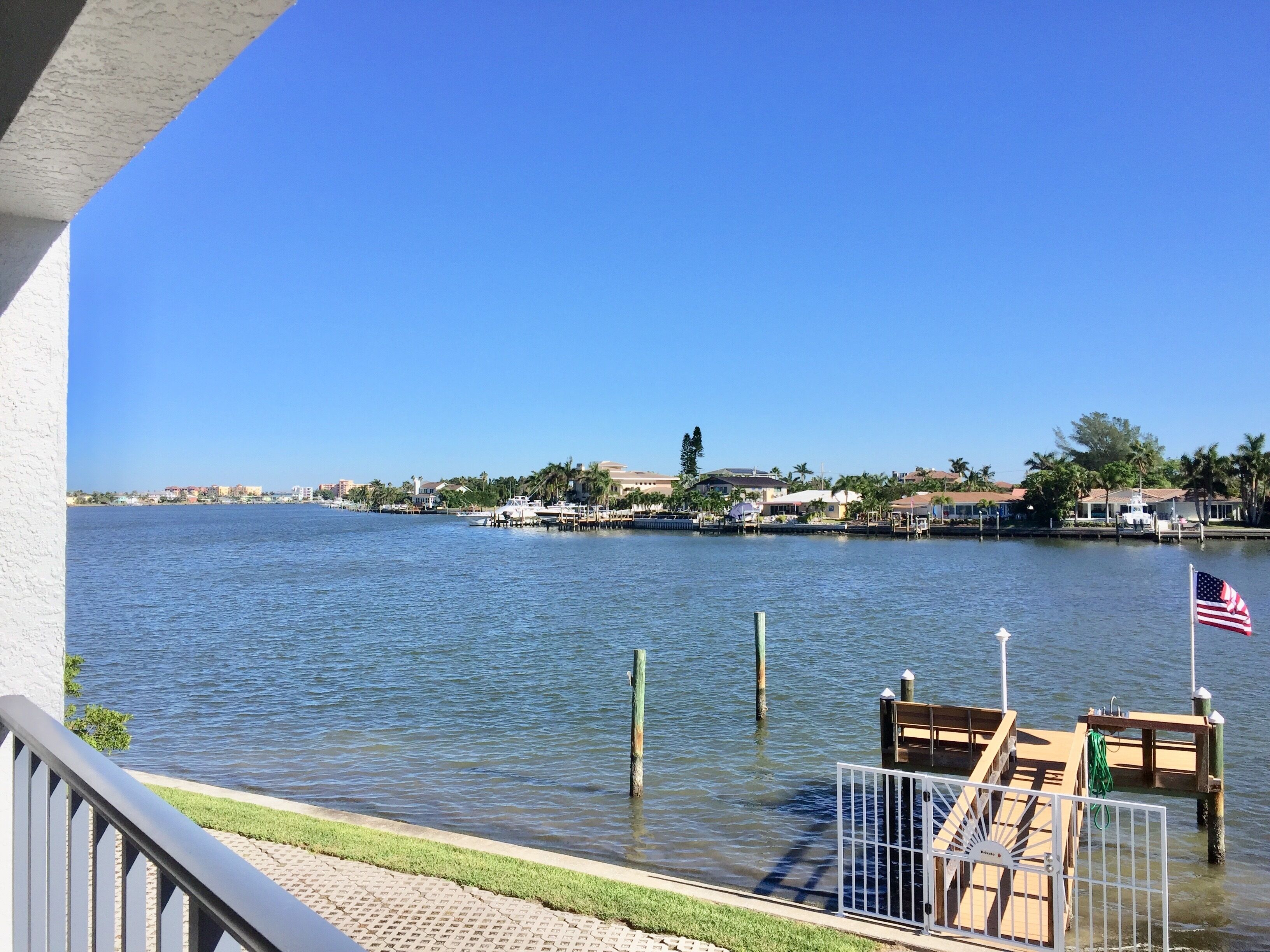 Beautiful Waterfront Townhome, Steps to Beach!