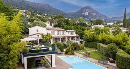 Villa d'exception avec piscine 15 m, spa, aperçu mer et calme absolu