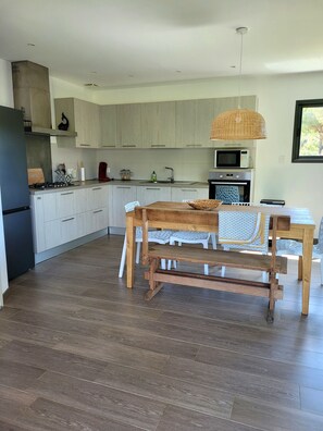 Dining - VILLA Noëlie, 80 m2, 10min from Palombaggia beaches without traffic jams.   (Porto-Vecchio)