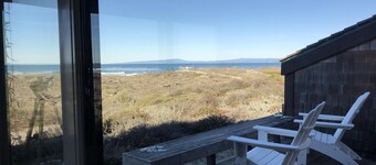 Ocean Front. Beach Front. Sandy Beach- Dream Get Away by The Ocean