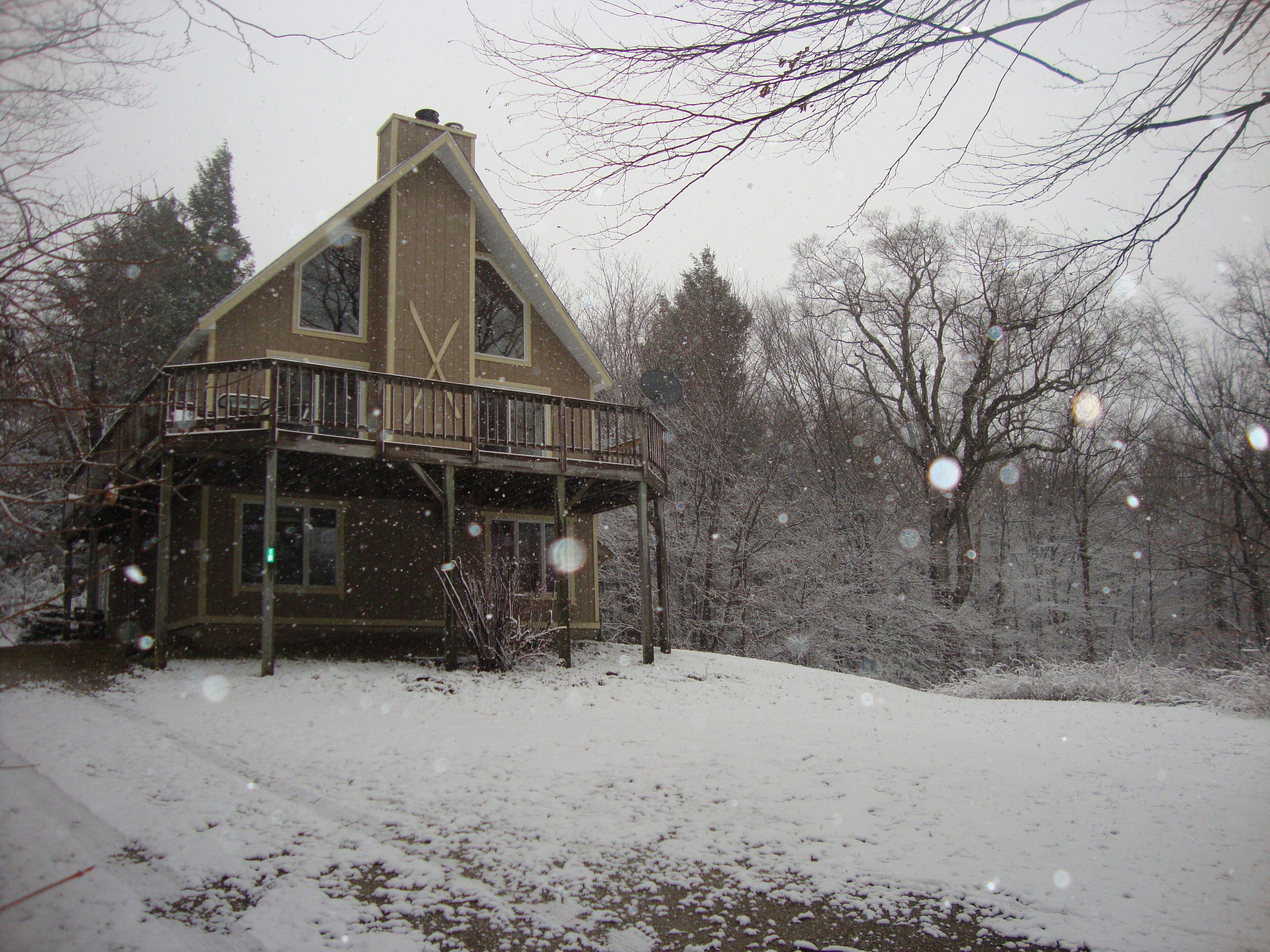 Charming Ski Chalet Minutes From Okemo Mountain!