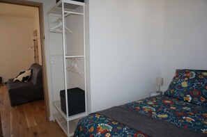 2 bedrooms, iron/ironing board, travel crib, free WiFi