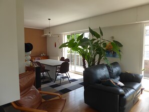 تلفزيون، مشغل دي في دي، تنس طاولة، ستيريو