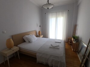 2 bedrooms, desk, soundproofing, iron/ironing board