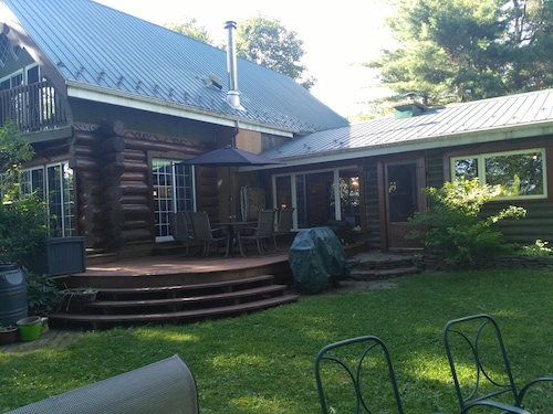 Le petit Montebello ja maison sur la plage Kajakkeja, koskenlaskua, raketteja ...